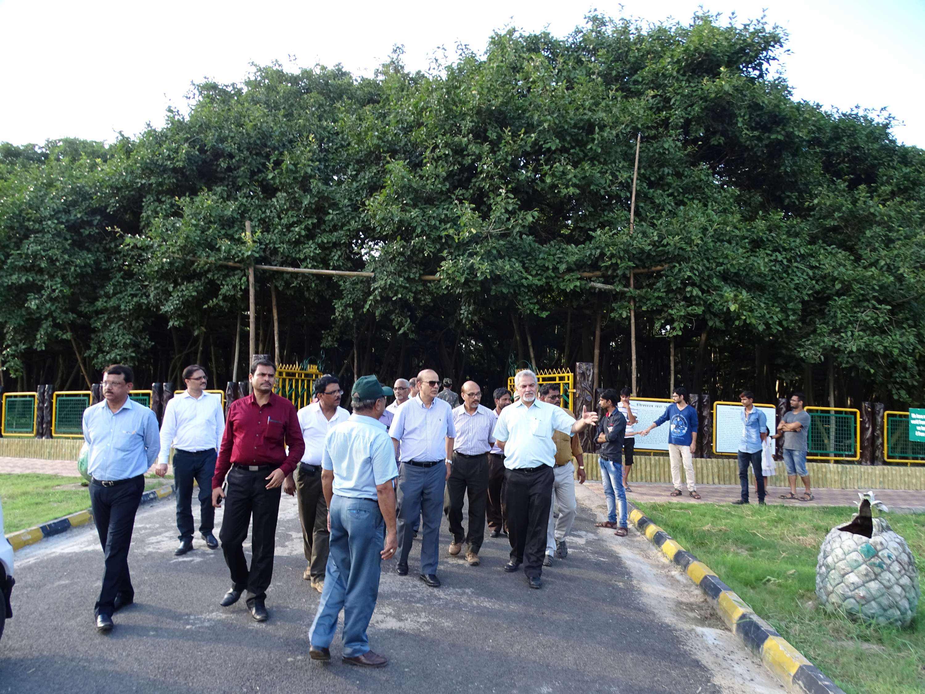 Visit of the Secretary, MOEF&CC to AJCB Indian Botanic Garden on 30.09.16