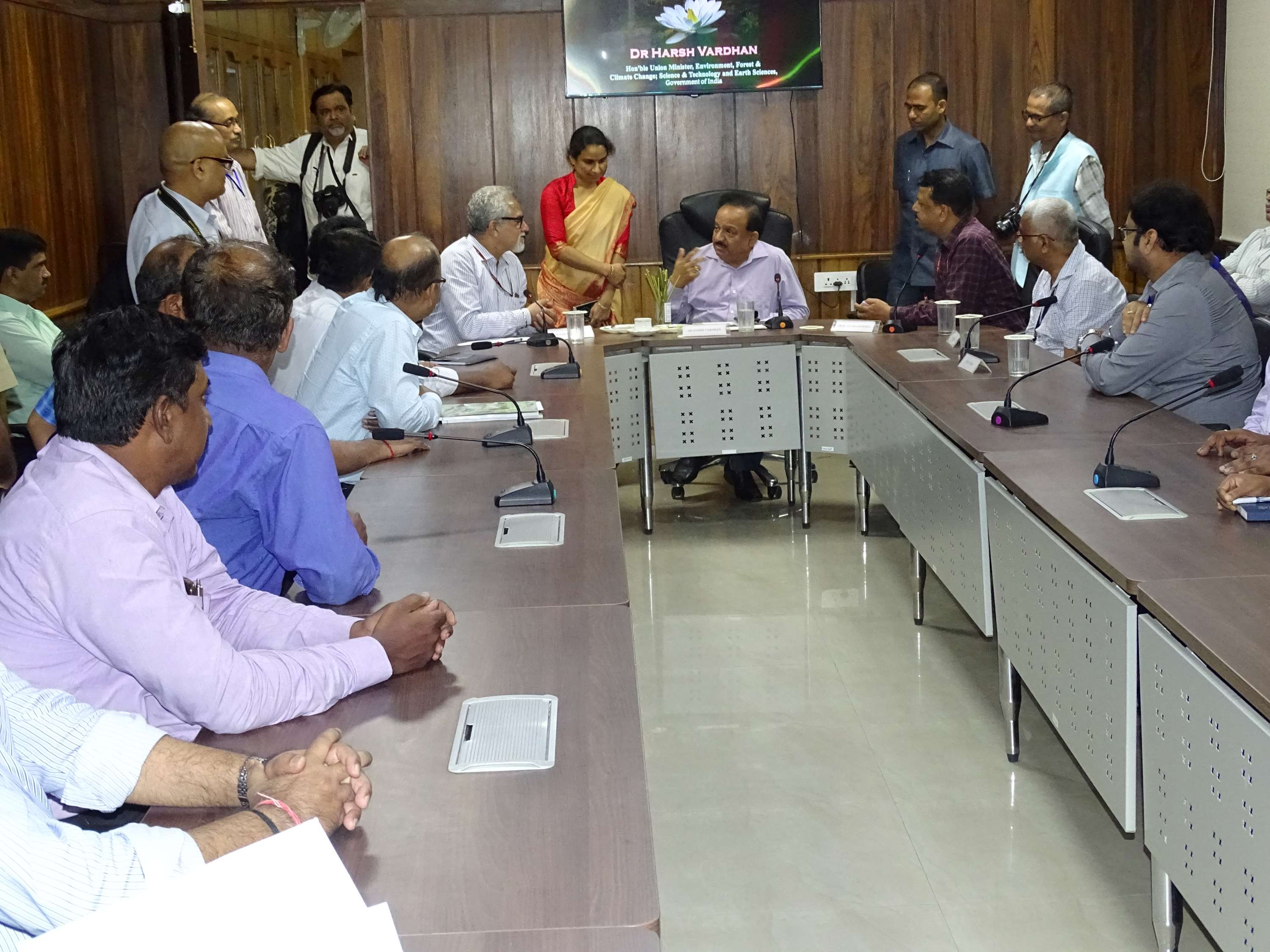 Visit of Dr. Harsh Vardhan,Union Minister at Central National Herbarium, Howrah 