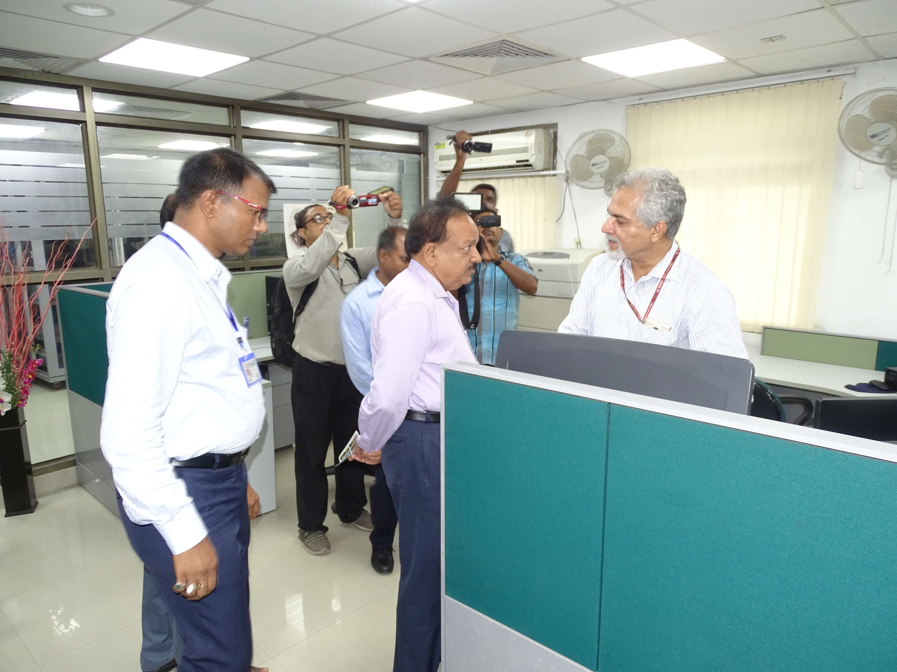 Visit of Dr. Harsh Vardhan,Union Minister at Central National Herbarium, Howrah 