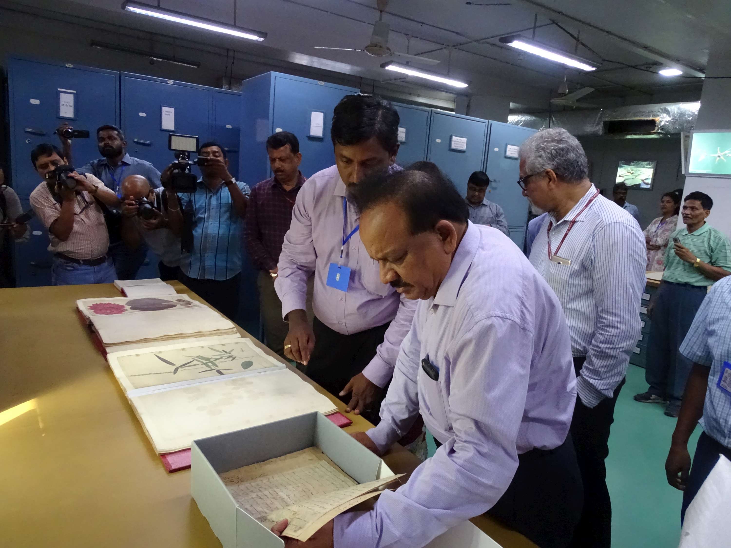 Visit of Dr. Harsh Vardhan,Union Minister at Central National Herbarium, Howrah 