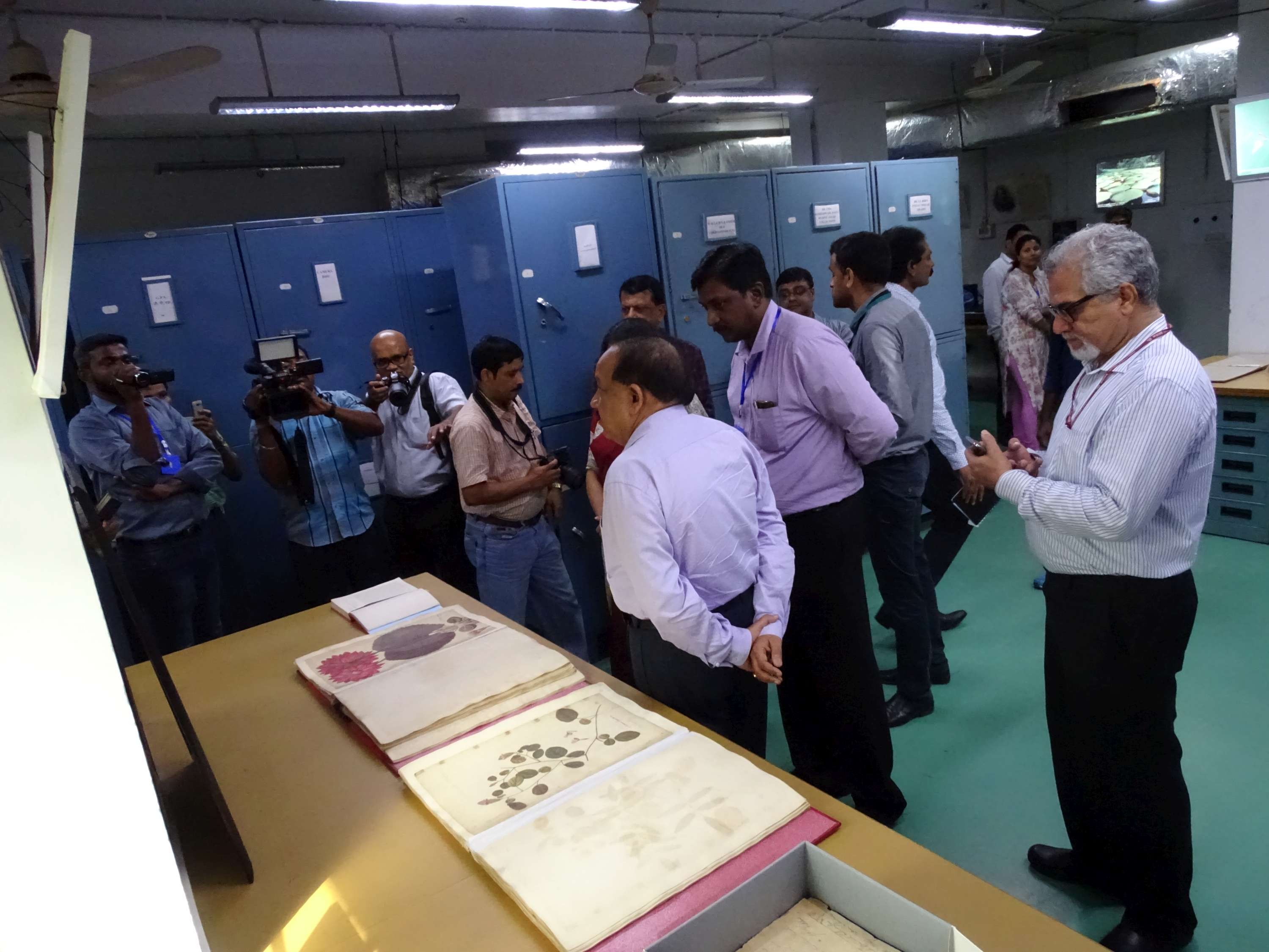 Visit of Dr. Harsh Vardhan,Union Minister at Central National Herbarium, Howrah 