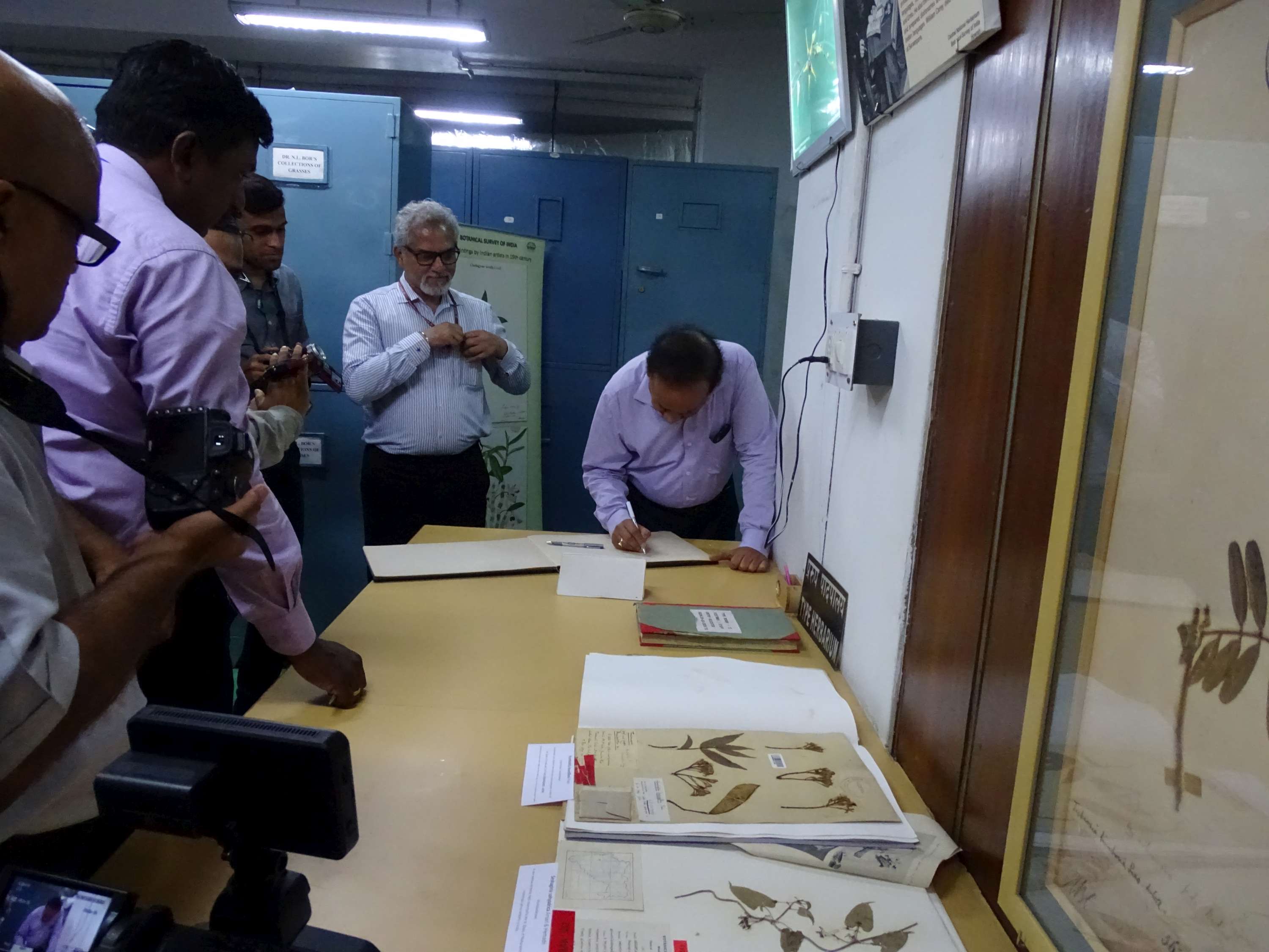 Visit of Dr. Harsh Vardhan,Union Minister at Central National Herbarium, Howrah 