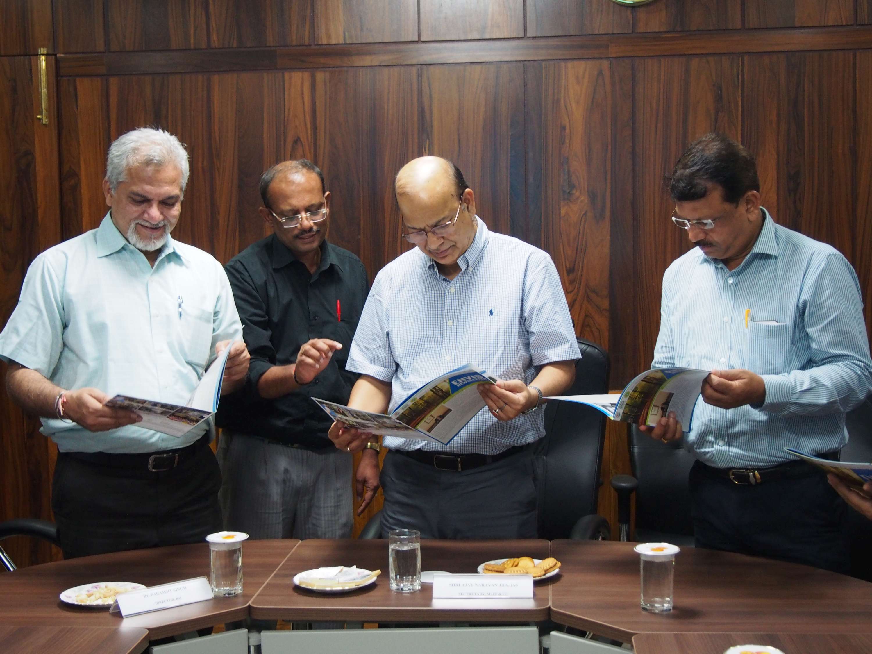 Release of  ENVIS Newsletter vol.21(1) 2016 by Secretary, Moef & CC