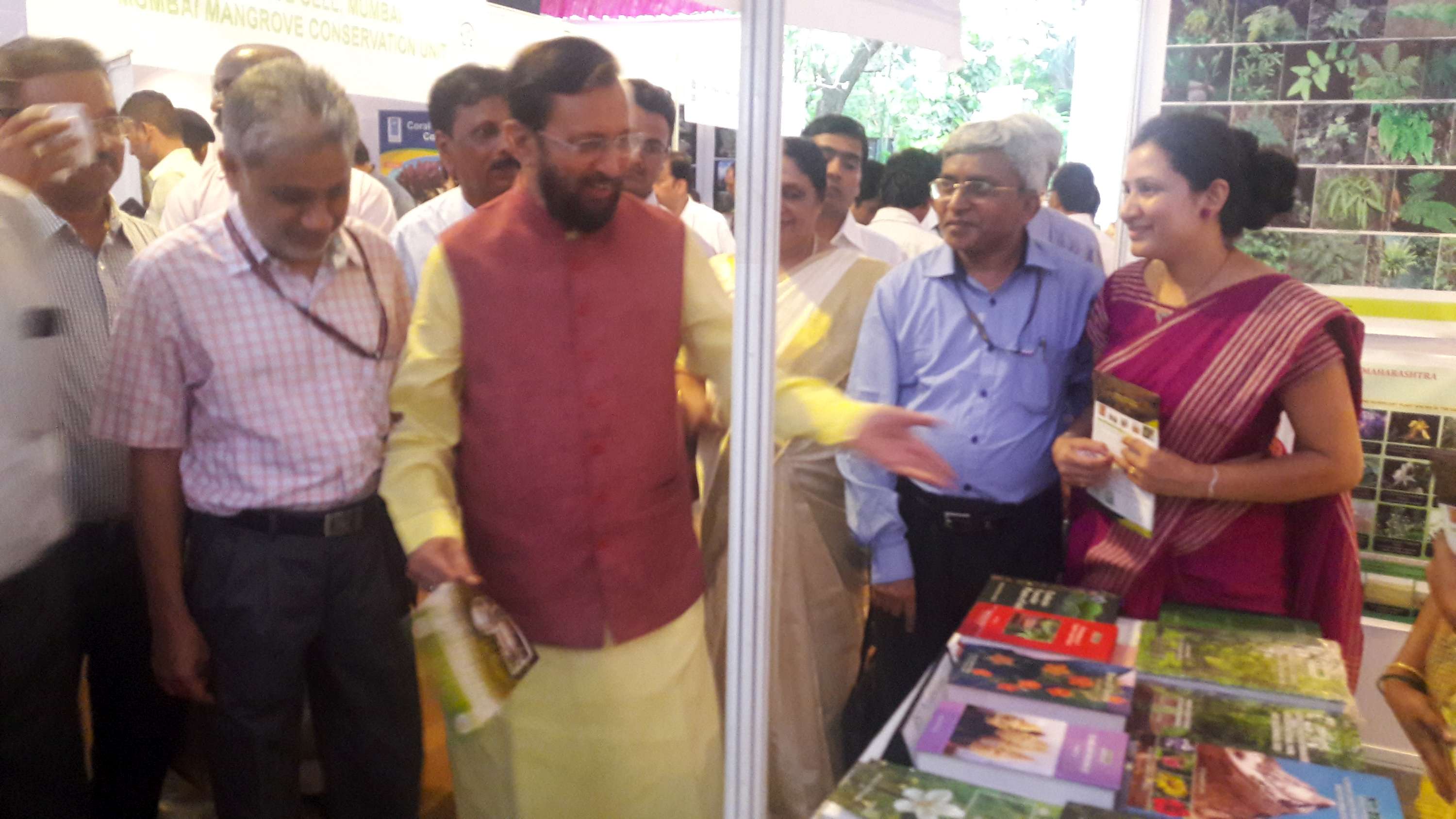 Shri Prakash Javadekar Honble Union Minister MOEF&CC  visiting the BSI Stall